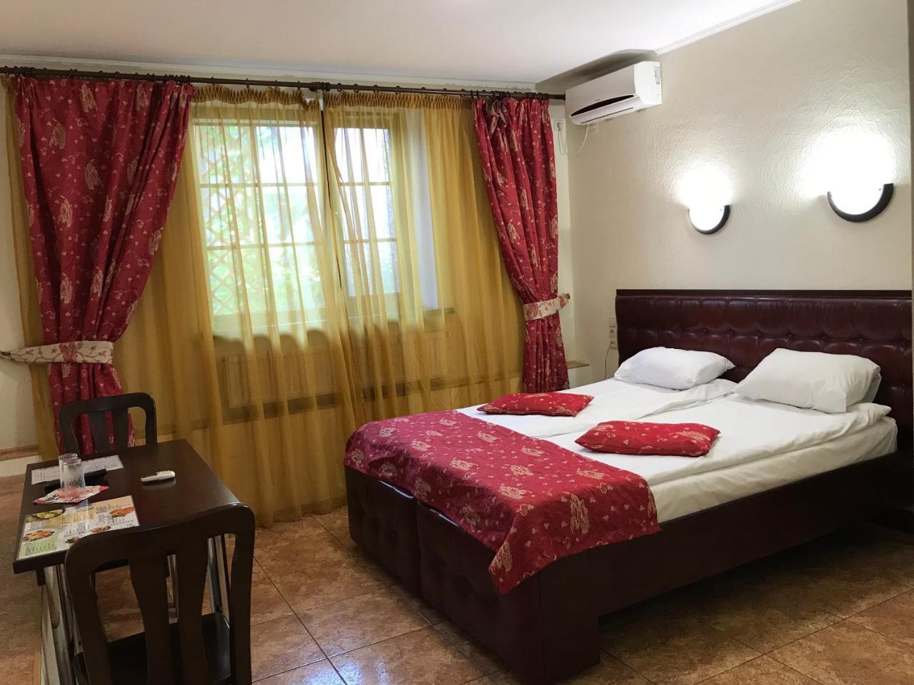 Felisa Hotel คาร์คิฟ ภายนอก รูปภาพ